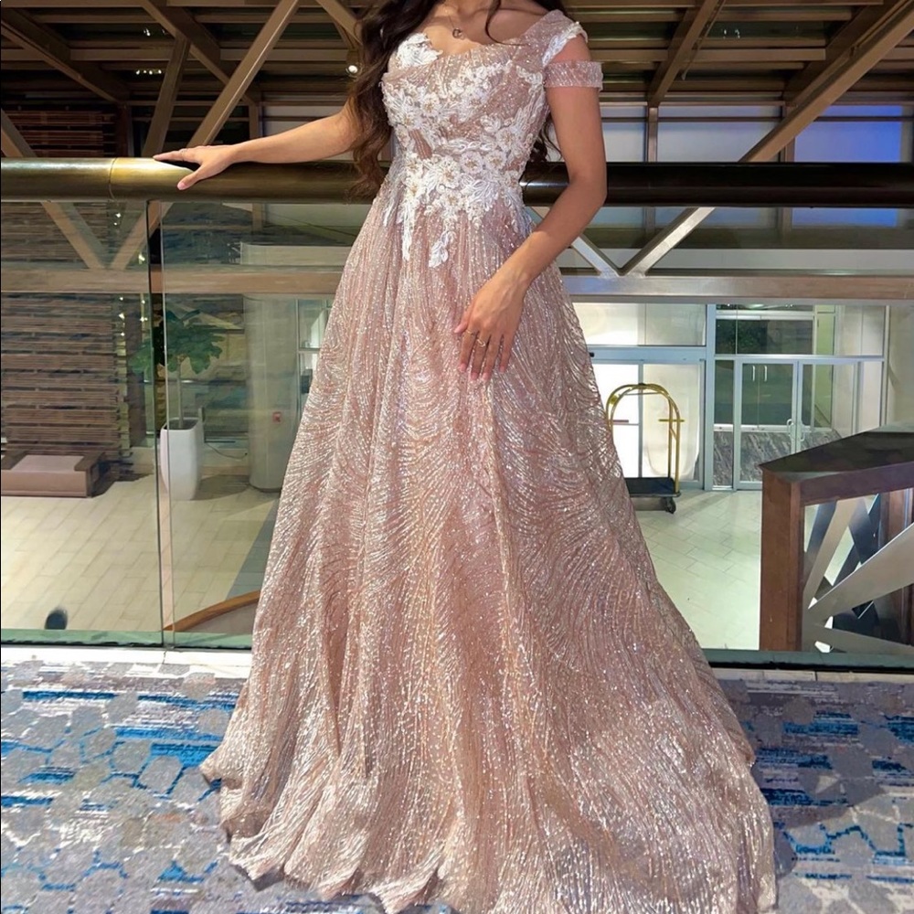 Formal Gown/Prom Dress